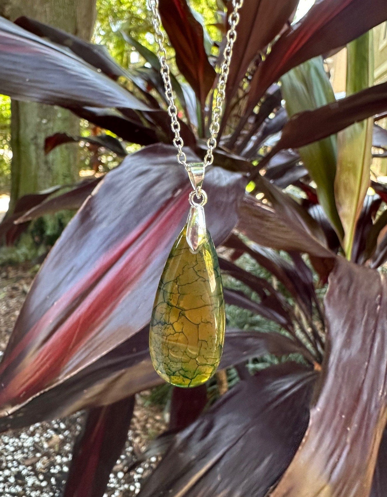 Dragon Vein Agate Teardrop Pendant Necklace