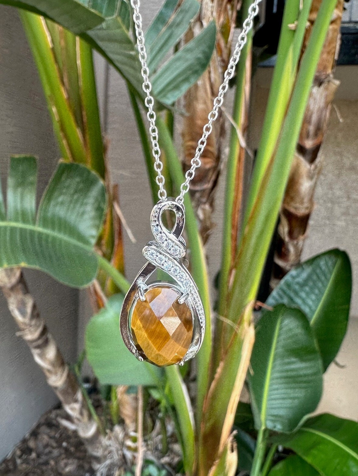 Tiger Eye Swirl Pendant Necklace