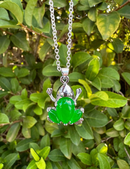 Green Jade Frog Pendant Necklace