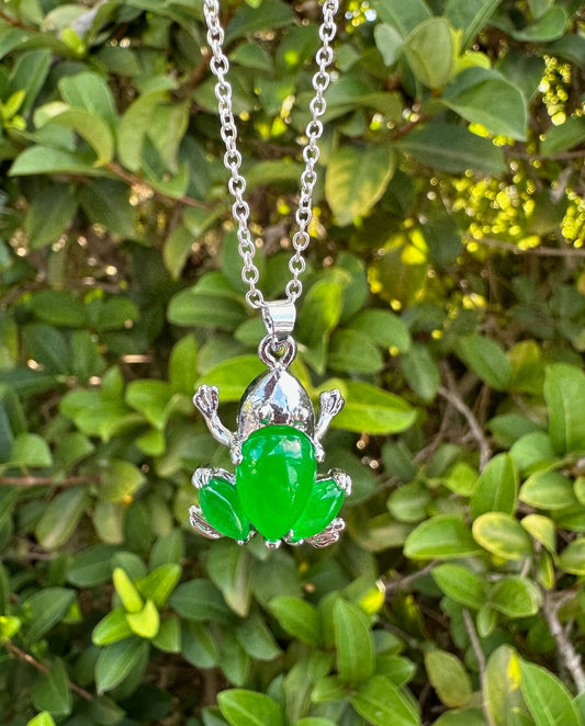 Green Jade Frog Pendant Necklace